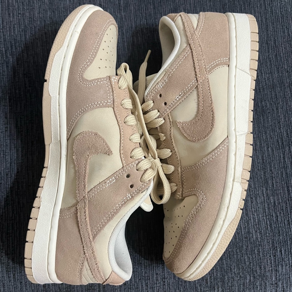 EUC Nike Dunks Size 9 - Picture 2 of 5
